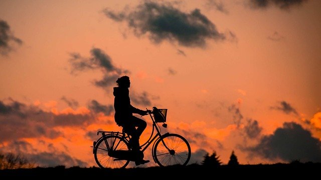 5 EXCELLENT BENEFITS OF CYCLING REGULARLY
